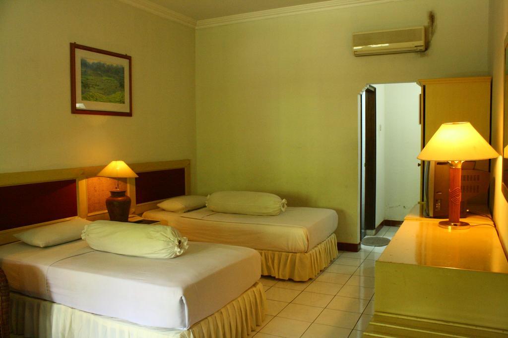 Hotel Ratih Mataram Esterno foto